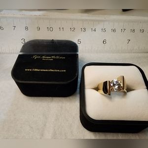 Golden ring with Cubic Zirconia